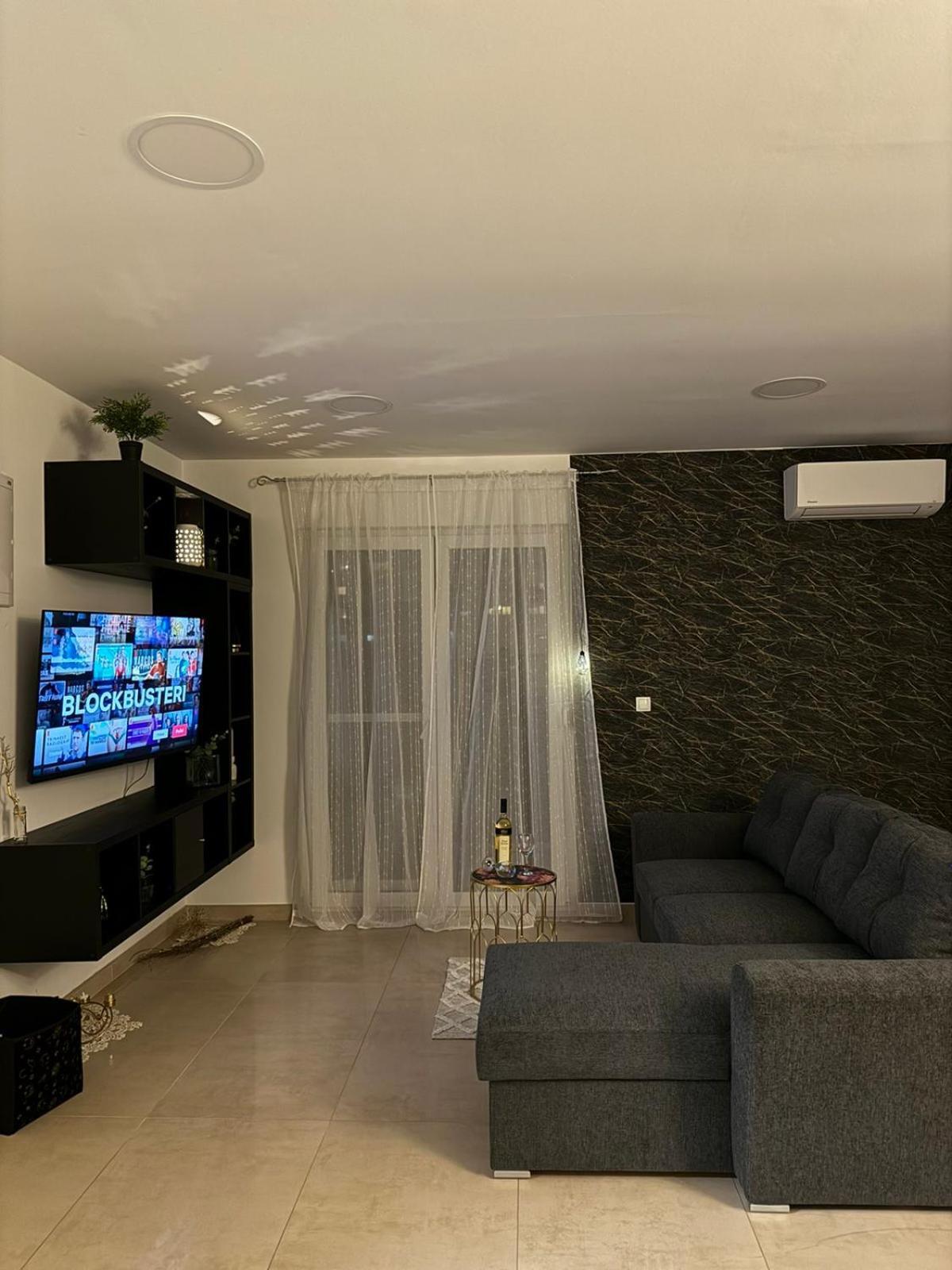 Level Up -Self Check In Apartment Osijek Exterior photo